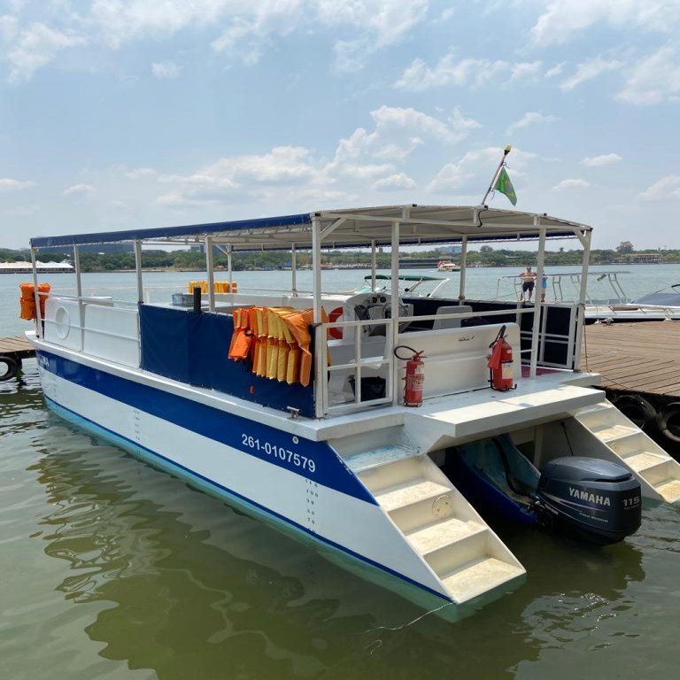 Embarcação do passeio da manhã pelo Lago Paranoá