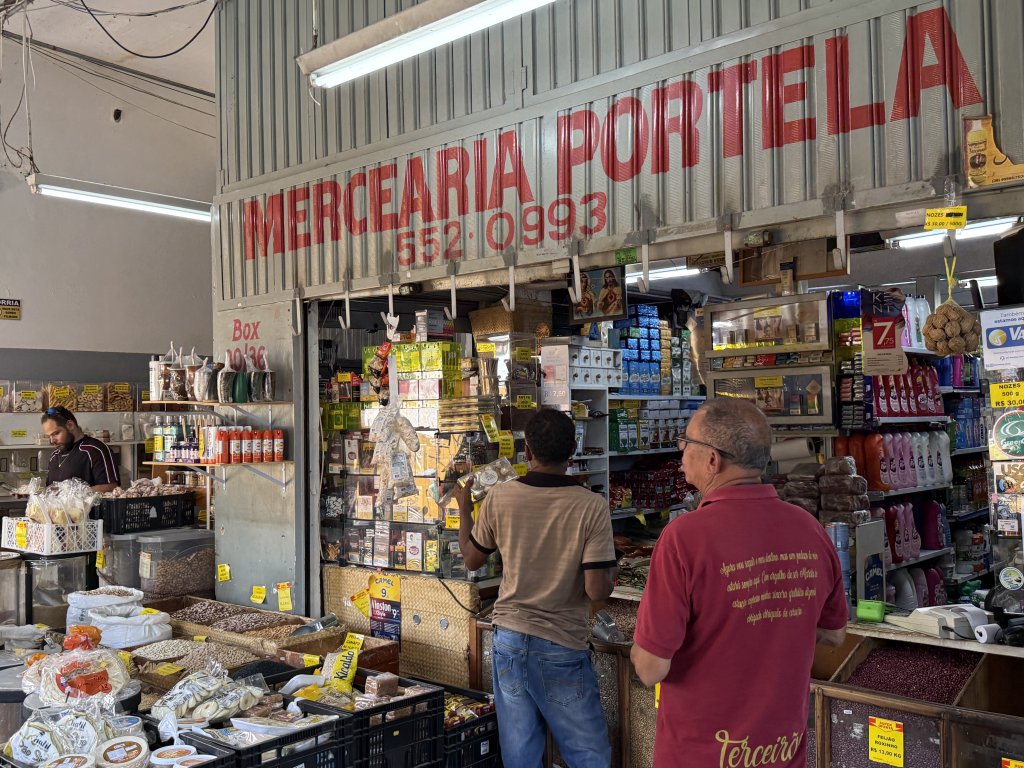 Visita à tradicional Mercearia Portela, no Núcleo Bandeirante
